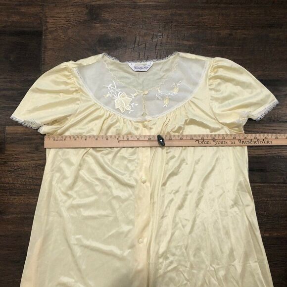 Vanity Fair Women Size Small Sheer Yellow Short Sleeve Button Front Nylon Robe - Picture 4 of 12